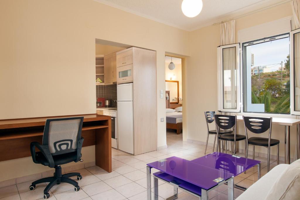 Giorgi'S Blue Apartments Kalathas Room photo