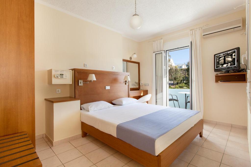 Giorgi'S Blue Apartments Kalathas Room photo