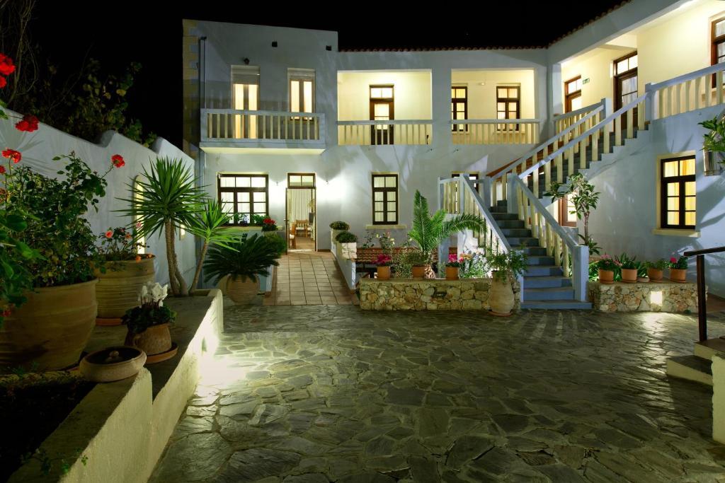 Giorgi'S Blue Apartments Kalathas Exterior photo