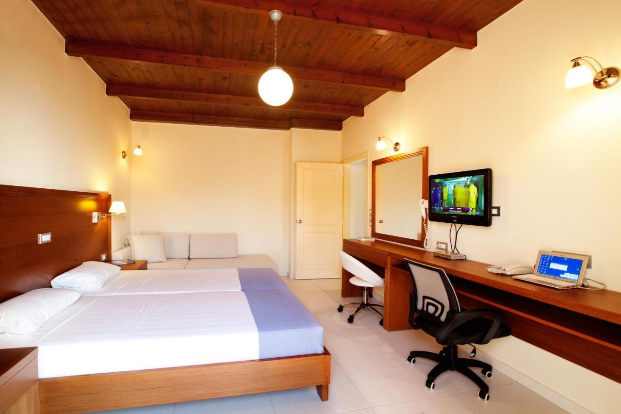 Giorgi'S Blue Apartments Kalathas Room photo